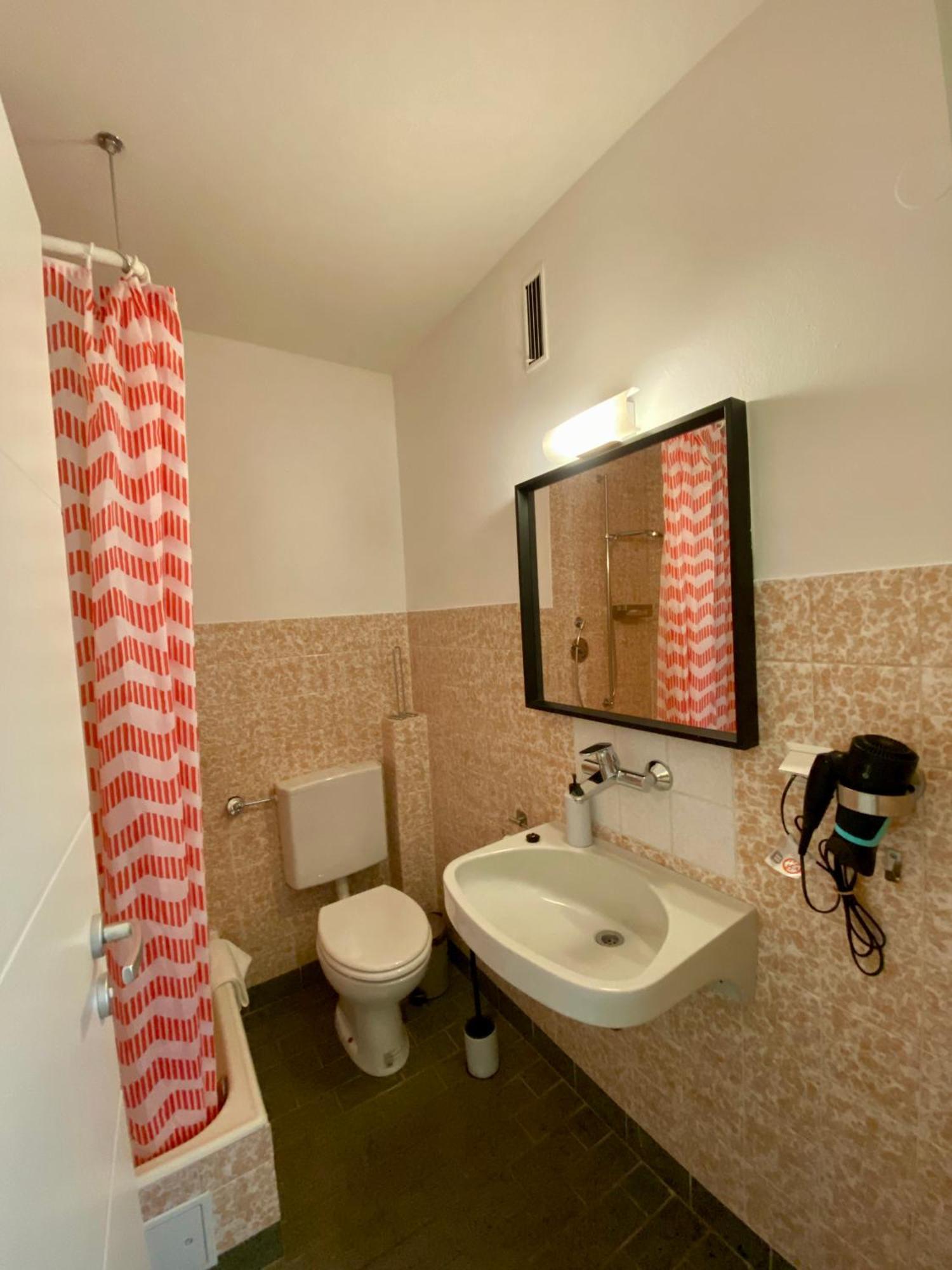 Gemminger Gasthaus Gemmingen エクステリア 写真